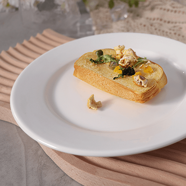 أطباق بيضاء مخصصة للحفلات من السيراميك ، طبق عشاء من البورسلين لمطاعم الفنادق