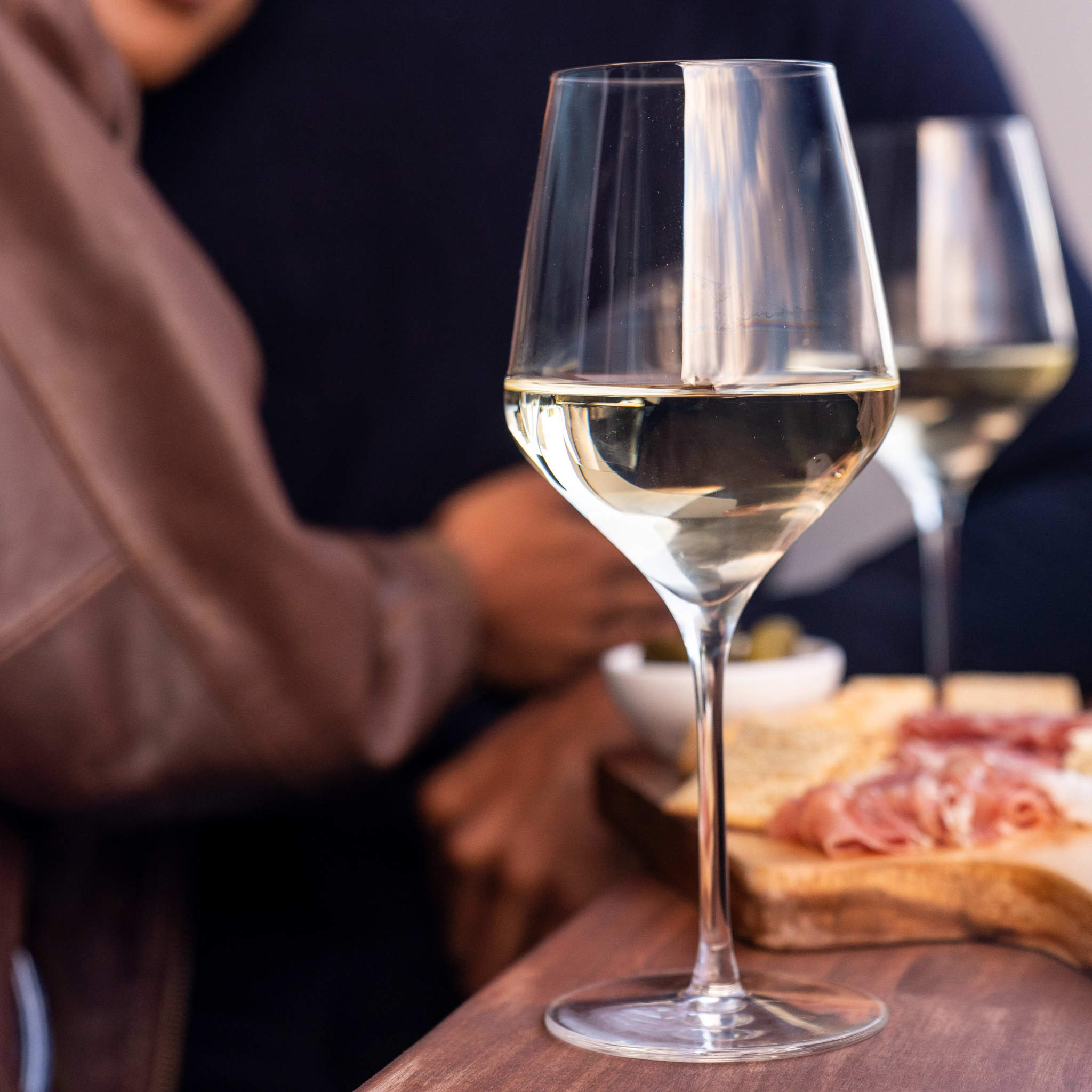 16 أونصة خالية من الرصاص كؤوس شرب للضيافة زجاج نبيذ بوعاء زاوي