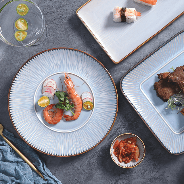 طبق عشاء بورسلين أزرق