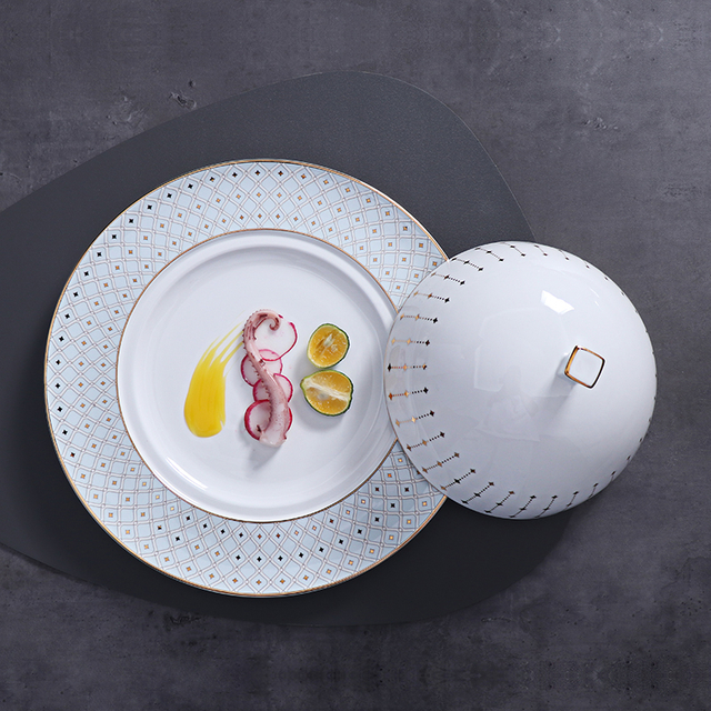 أواني طعام مطعم ميشلان بون تشاينا سكاي أزرق فاتح أطباق عشاء ذهبية ريم سبوت أدوات مائدة للفندق