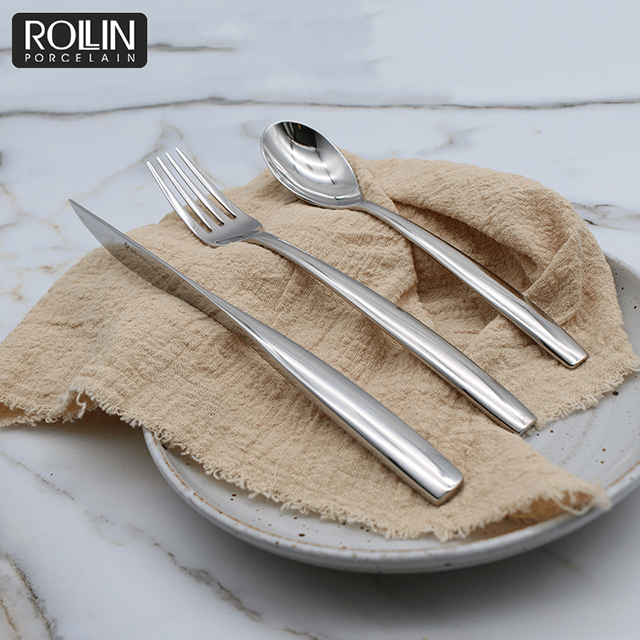 يمكن تخصيص شعار عشاء سكين مجموعات أدوات المائدة غير القابل للصدأ للفندق